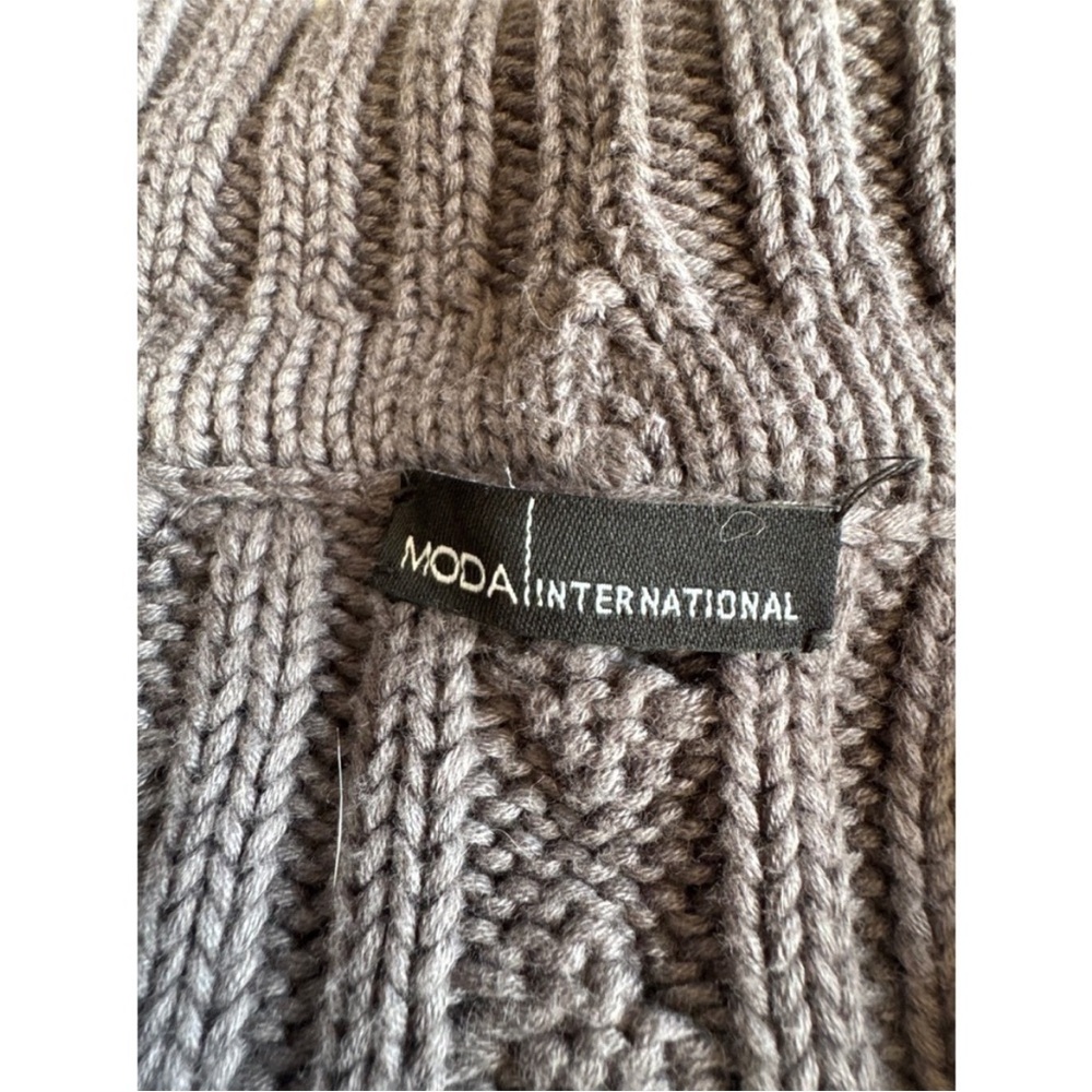 Moda International Cable-Knit Zip Sweater - Picture 2 of 6